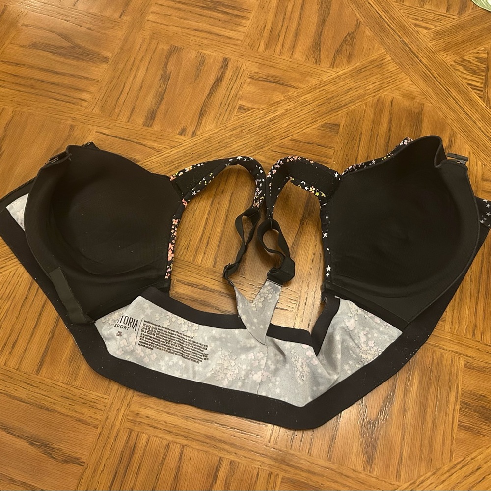 Victoria’s Secret Sport Incredible Knockout Floral Sports Bra - Picture 3 of 6